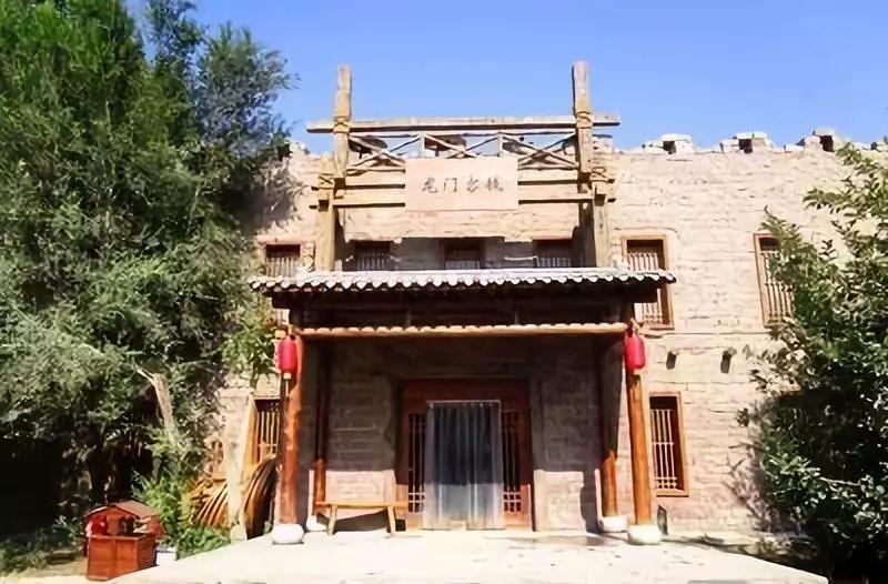 探秘吉鹿力问答社区,参与求一下此图的原图和画师地址!!讨论